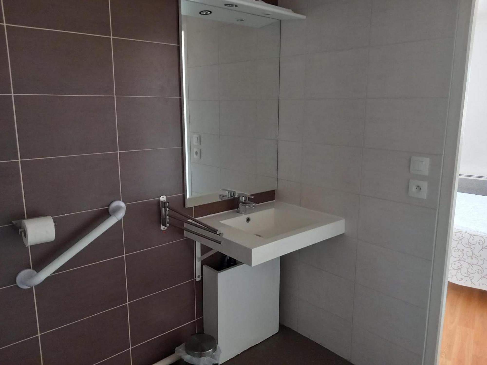 Residence Services Seniors Espace Et Vie לה מאנש מראה חיצוני תמונה